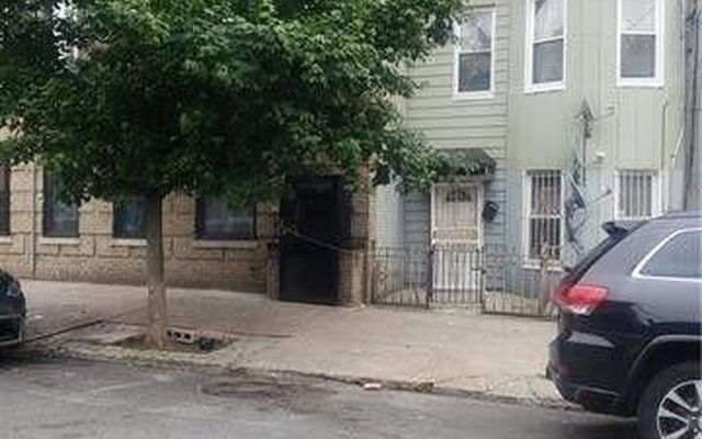 2158 Clinton Ave, Bronx, NY 10457 (Road)