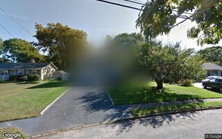 216 Matthews Rd, Oakdale, NY 11769