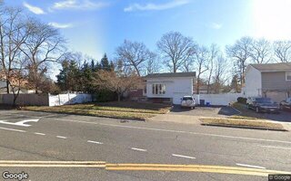 216 Prairie Dr, North Babylon, NY 11703