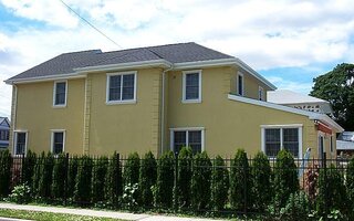 216 Smith St, Woodmere, NY 11598
