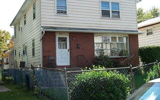 216 Wellesley St, Hempstead, NY 11550