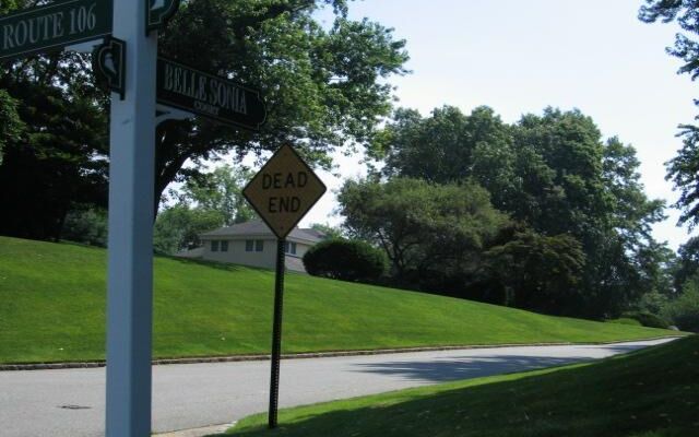 2171 Bellasonia Ct, Syosset, NY 11791