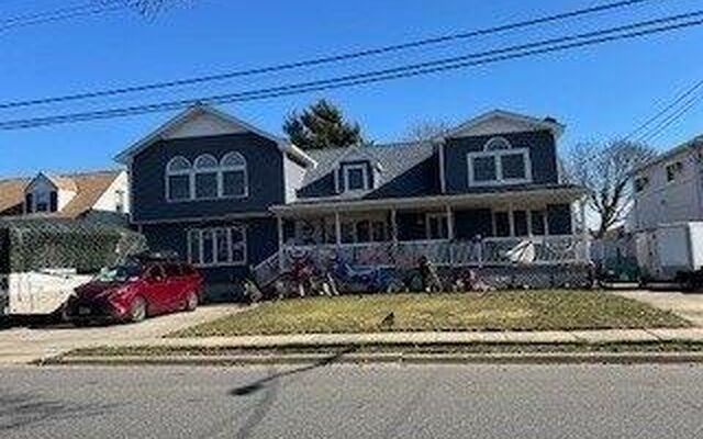 2175 Spruce St, Wantagh, NY 11793 (House View)