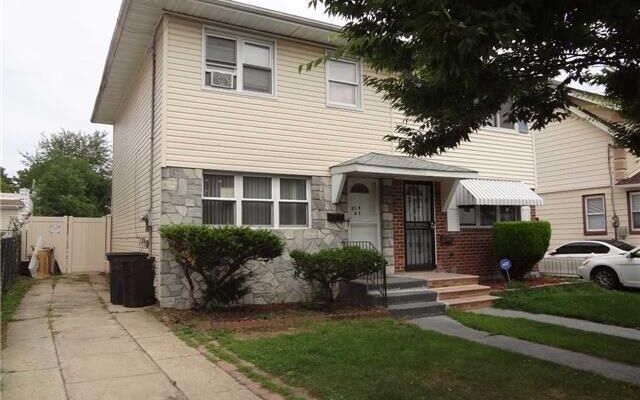 218-41 140th Ave, Springfield Gardens, NY 11413