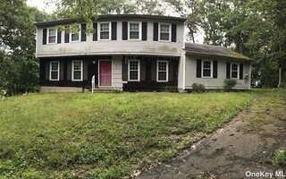 218 Sheep Pasture Rd, East Setauket, NY 11733
