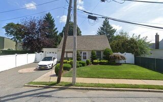2181 Hortense Ave, Seaford, NY 11783