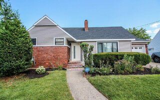 219 Nassau Ave, Freeport, NY 11520