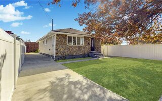 22 Argyle Ave, Uniondale, NY 11553