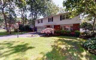 22 Cornelia Ln, Lake Grove, NY 11755