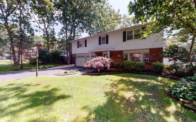 22 Cornelia Ln, Lake Grove, NY 11755
