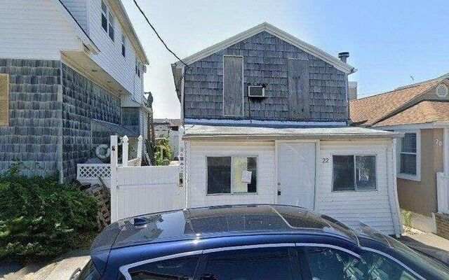 22 E 9th Rd, Broad Channel, NY 11693 (Porch)