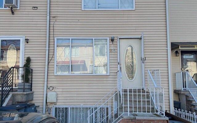 22 Greenfield Ct, Staten Island, NY 10304 (Back Side)