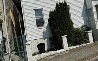 22 Grove St, Staten Island, NY 10304