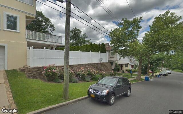 22 Holly St, Staten Island, NY 10304