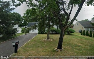 22 Meyer Ln, Medford, NY 11763