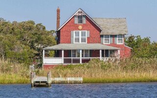 22 Oak Is, Babylon, NY 11702