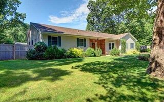 22 Pia Blvd, Smithtown, NY 11787