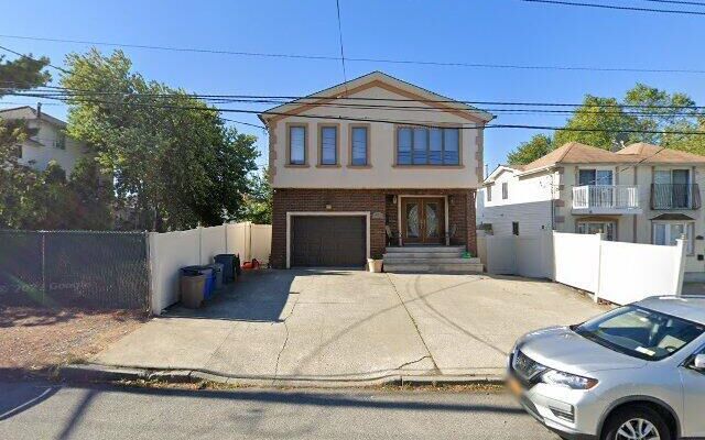 22 Slater Blvd, Staten Island, NY 10305
