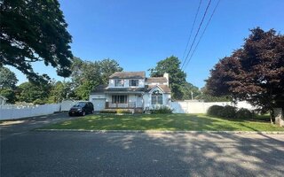 22 Teepee Rd, Rocky Point, NY 11778