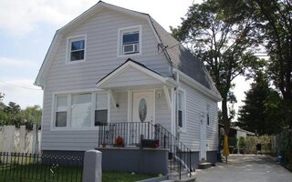 22 Valentine St, Roosevelt, NY 11575