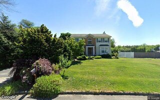 22 Windcrest Dr, Manorville, NY 11949