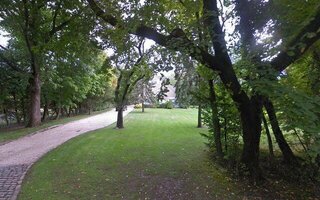 220 Hollywood Xing, Lawrence, NY 11559