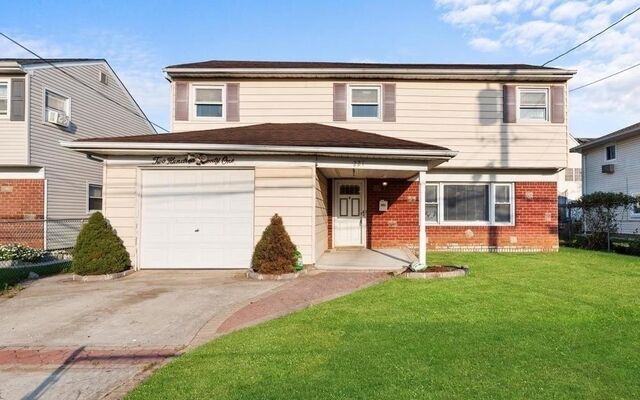 221 Saint Marks Ave, Freeport, NY 11520
