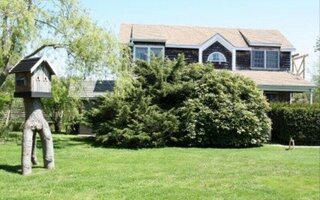221 Snake Hollow Rd, Bridgehampton, NY 11932