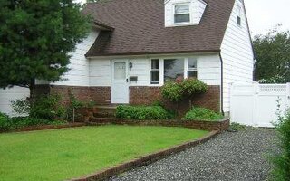 222 Nassau Ave, Freeport, NY 11520