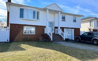 224 Pennsylvania Ave, Island Park, NY 11558