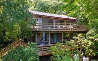 225 Head Of Pond Rd, Water Mill, NY 11976