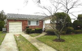 2268 Renfrew Ave, Elmont, NY 11003
