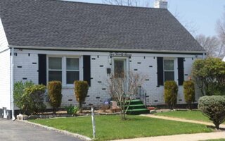 227 Warren St, Uniondale, NY 11553
