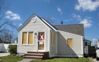 228 Quebec Rd, Island Park, NY 11558