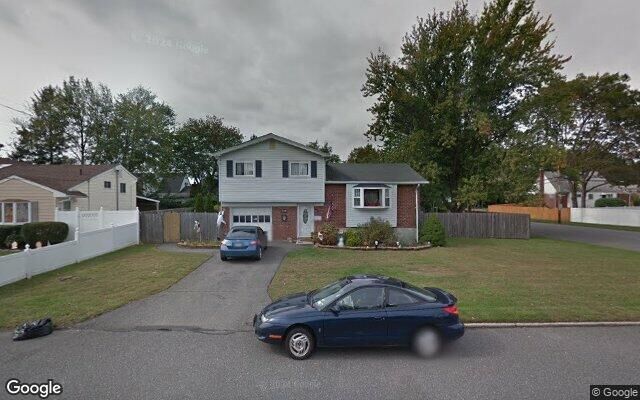 228 W 16th St, Deer Park, NY 11729