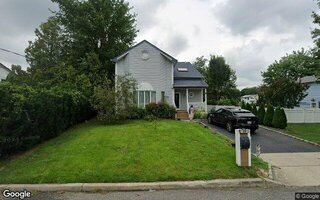 23 Cayuga Ave, South Setauket, NY 11720