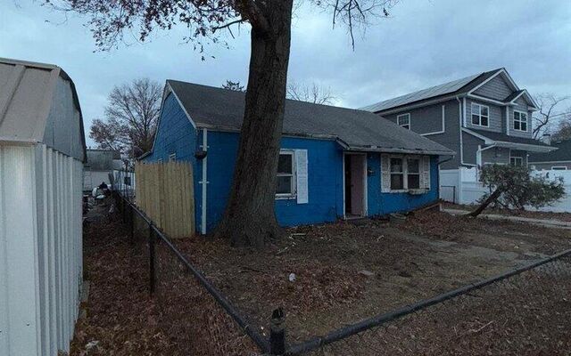 23 Commander Ave, Hempstead, NY 11550 (House View)
