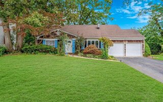 23 Dellmarie Ln, Nesconset, NY 11767