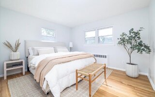 23 Lincoln St, Elmont, NY 11003
