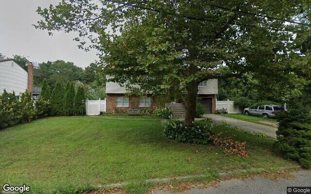 23 Oceanside St, Islip Terrace, NY 11752
