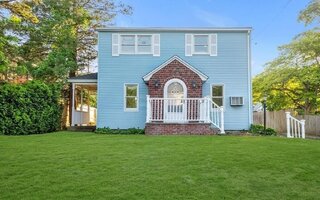 23 Post St, Glen Head, NY 11545