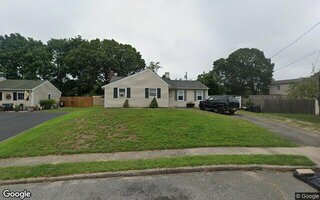 231 Avondale Dr, Centereach, NY 11720