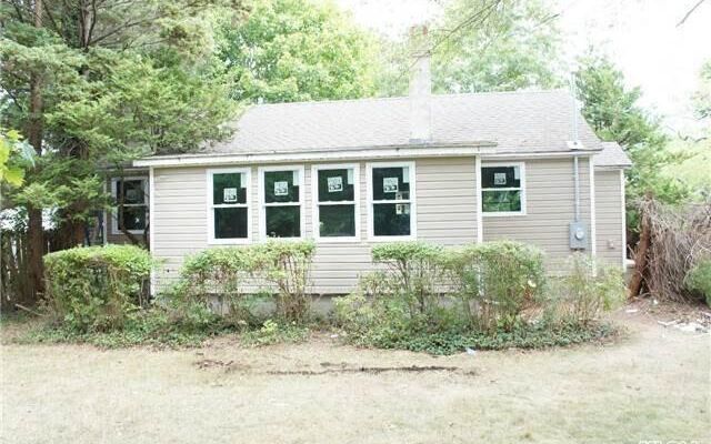 231 Elm Rd W, Mastic Beach, NY 11951