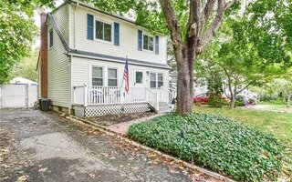 232 Hawthorne St, Mastic, NY 11950