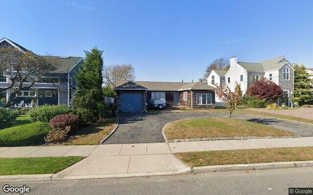 233 Blackheath Rd N, Long Beach, NY 11561
