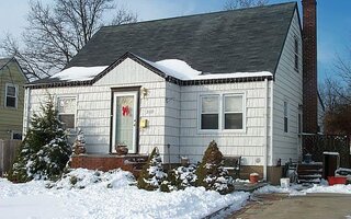 2332 Maple St, Seaford, NY 11783