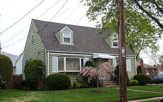 236 Frank Ave, Mineola, NY 11501
