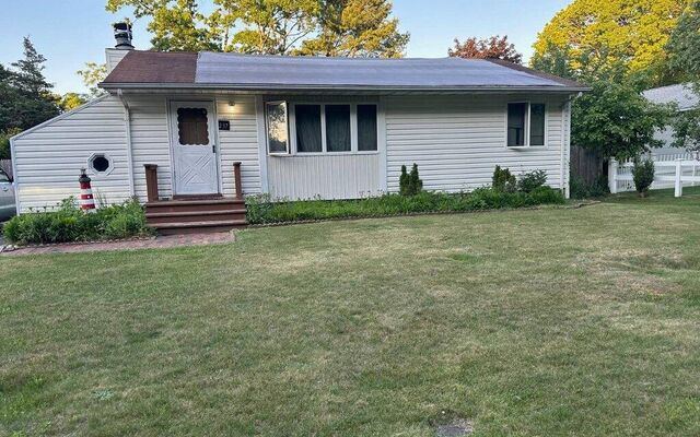 237 Smith Rd, Shirley, NY 11967 (Yard)