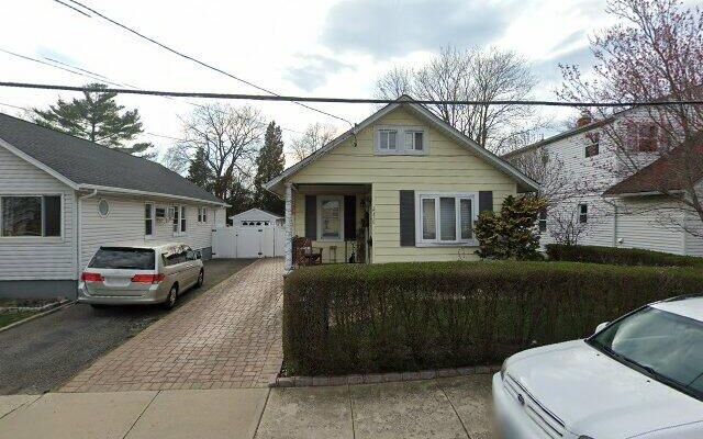 2376 Newbridge Rd, Bellmore, NY 11710 (Porch)
