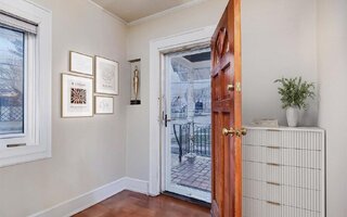 2376 Newbridge Rd, Bellmore, NY 11710